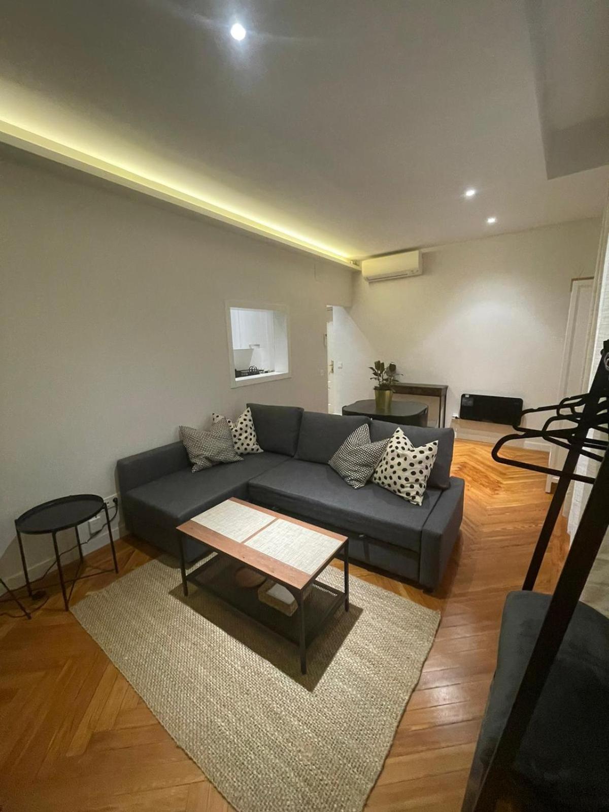 Apartment In Monumental Square Madrid Center المظهر الخارجي الصورة