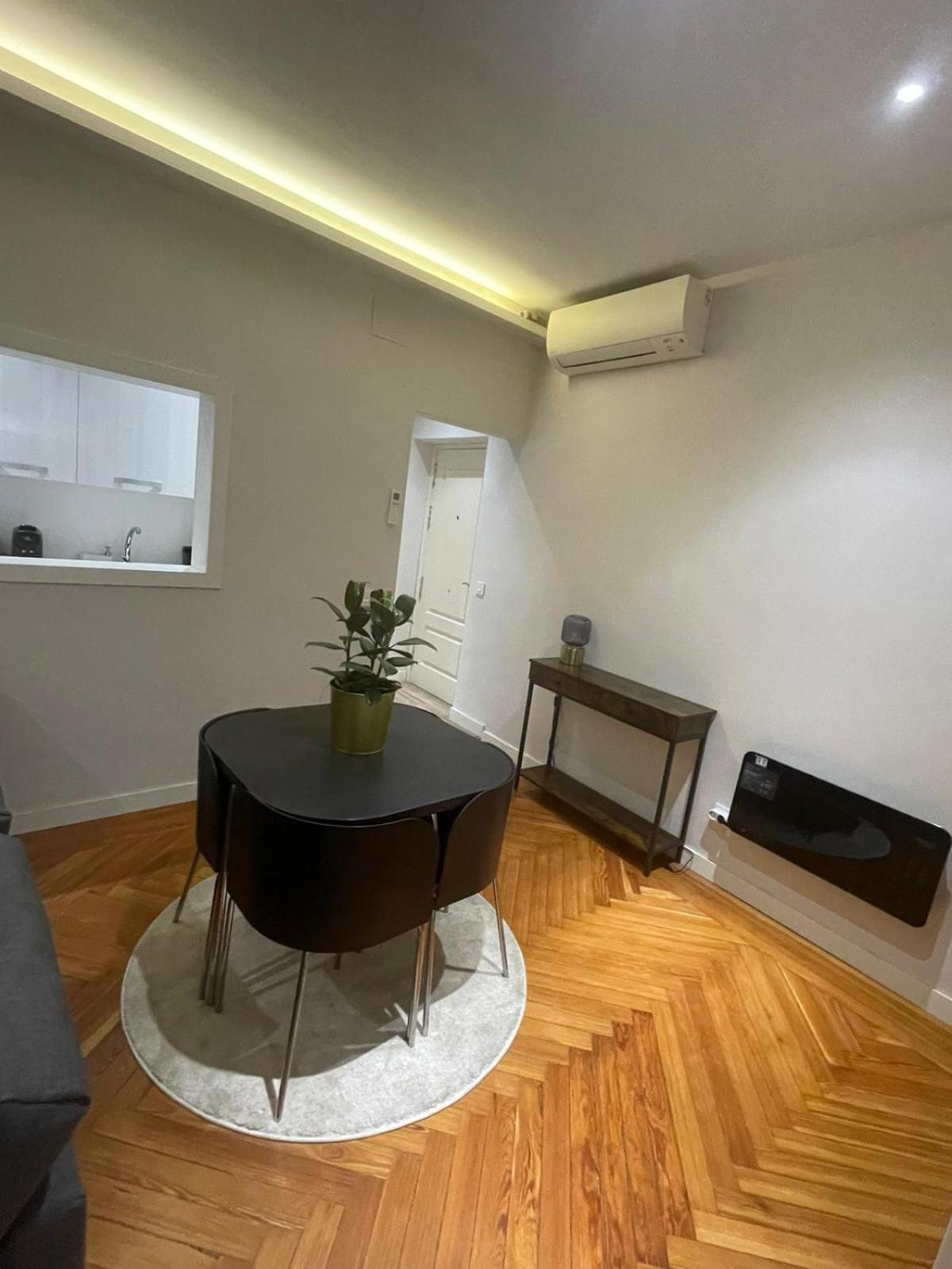 Apartment In Monumental Square Madrid Center المظهر الخارجي الصورة